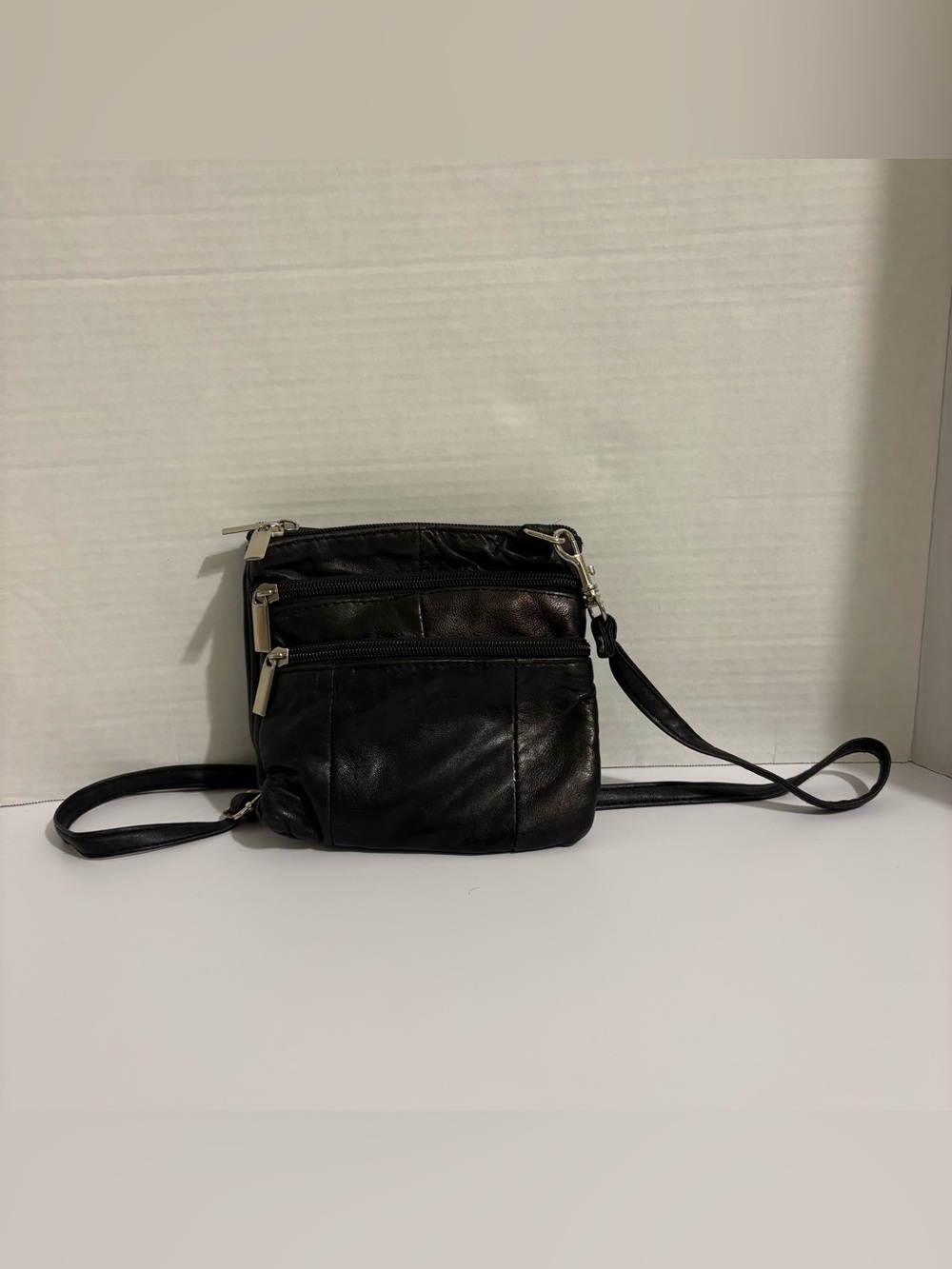 Vintage Black Leather Crossbody Bag‎ with Multiple Zip Pockets